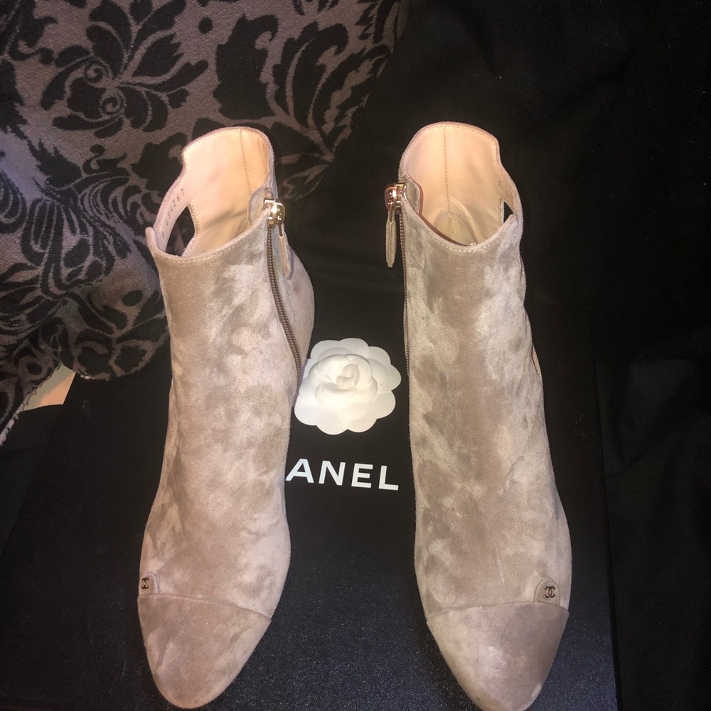 Chanel heel booties suede size 36 - Picture 4 of 5